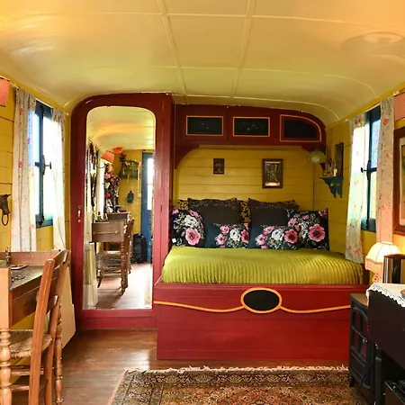 Roulotte Gypsie Violette Апартаменты